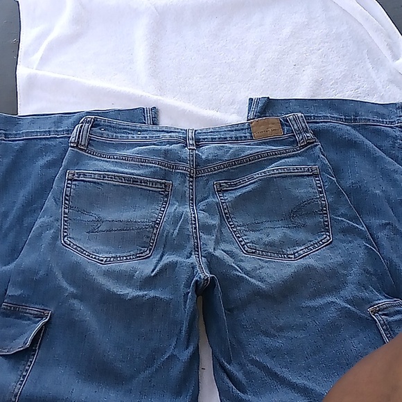 AMERICAN EAGLE | Super High-Rise Baggy Wide Leg Jeans - Picture 4 of 4